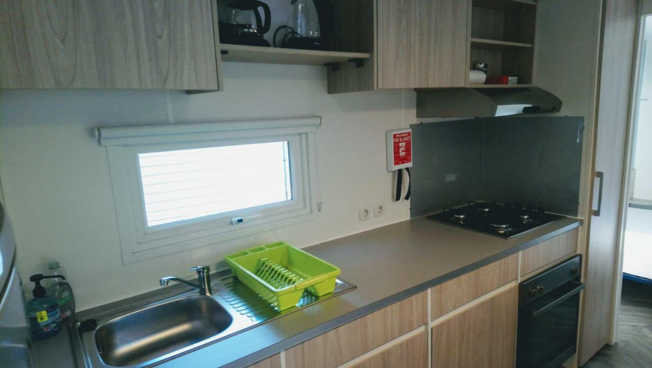 Superbe Mobil Home 6 Pers 300M De La Mer แซ็ง-เบรแว็ง-เล-แป็ง ภายนอก รูปภาพ
